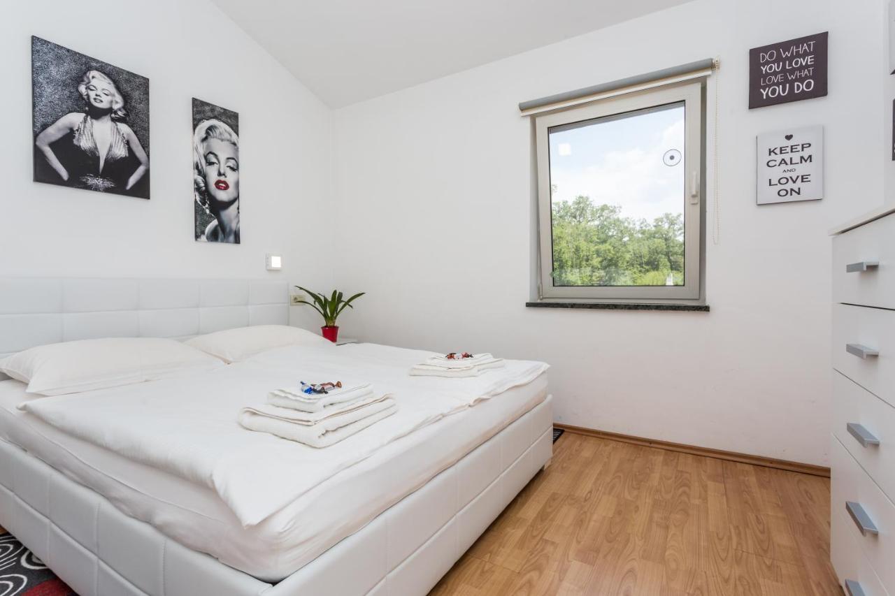 Molnar Resort Apartment Ljiljana Brzac Dış mekan fotoğraf